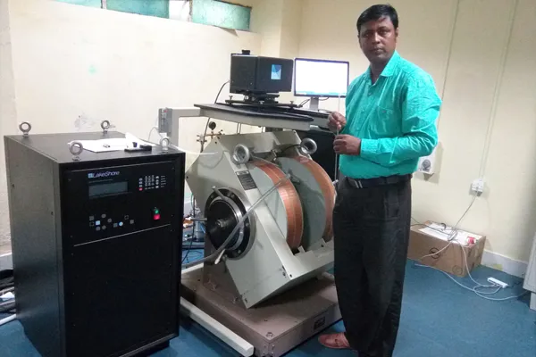 Vibrating Sample Magnetometer Laboratory